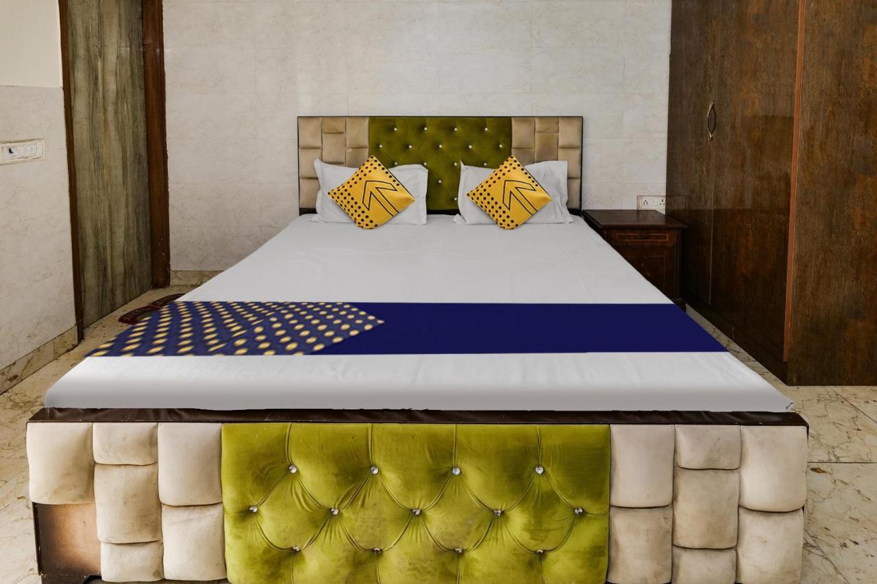 Oyo Flagship 81486 Hotel Mahalaxmi Guesthouse Új-Delhi Kültér fotó
