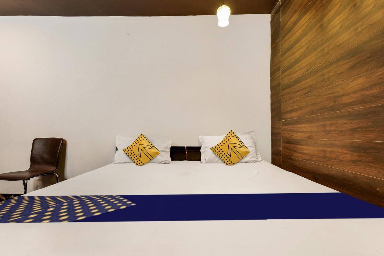 Oyo Flagship 81486 Hotel Mahalaxmi Guesthouse Új-Delhi Kültér fotó