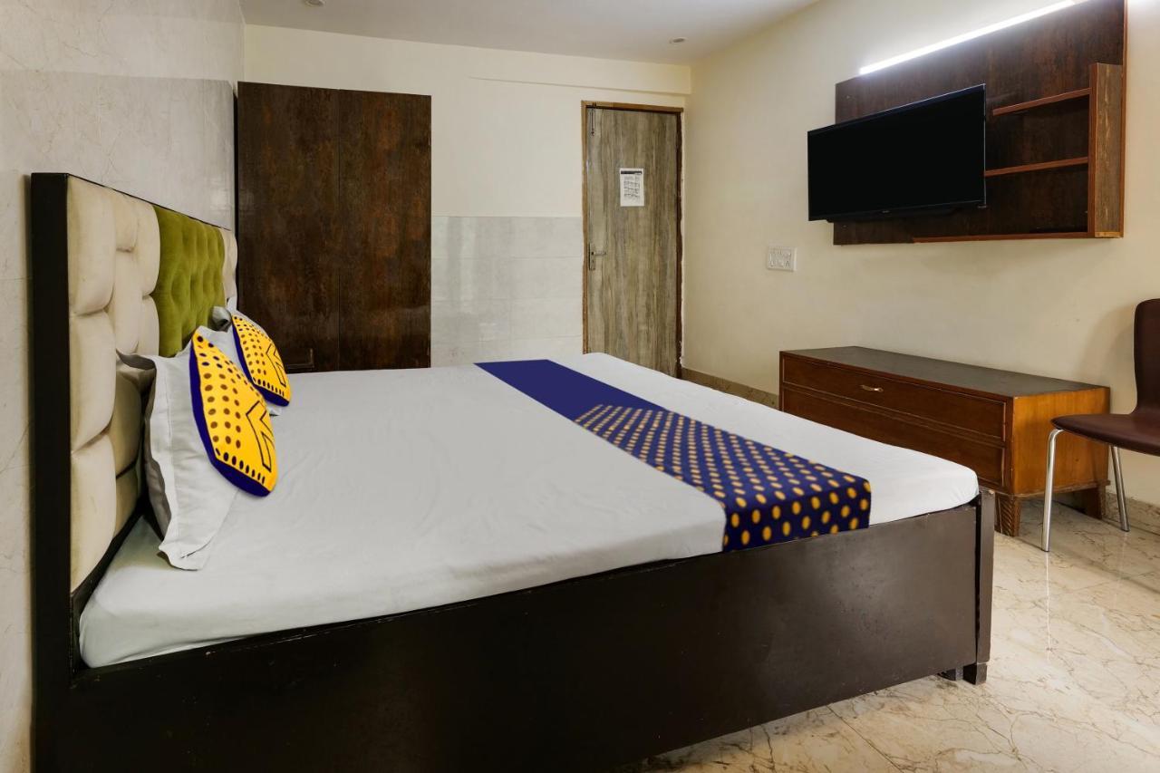 Oyo Flagship 81486 Hotel Mahalaxmi Guesthouse Új-Delhi Kültér fotó