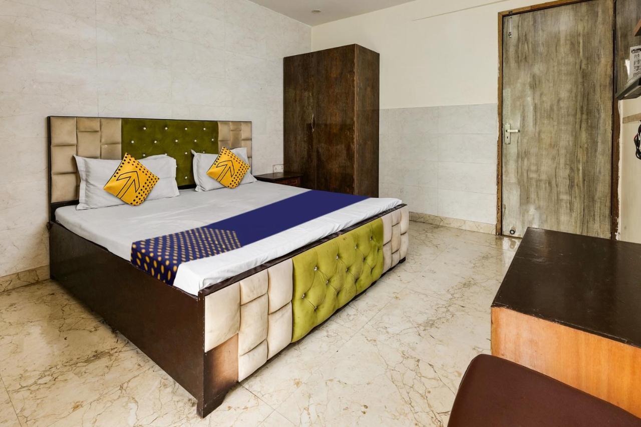 Oyo Flagship 81486 Hotel Mahalaxmi Guesthouse Új-Delhi Kültér fotó
