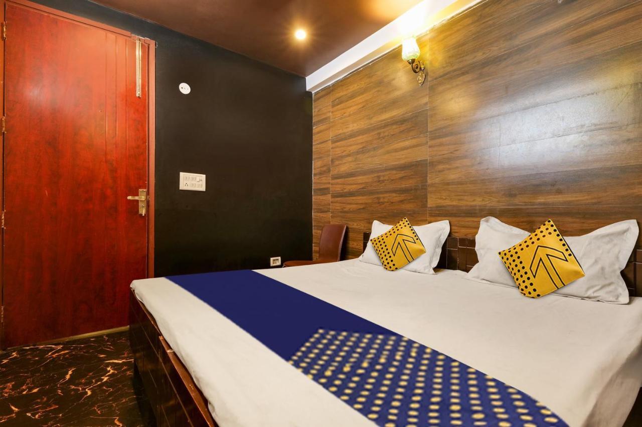 Oyo Flagship 81486 Hotel Mahalaxmi Guesthouse Új-Delhi Kültér fotó