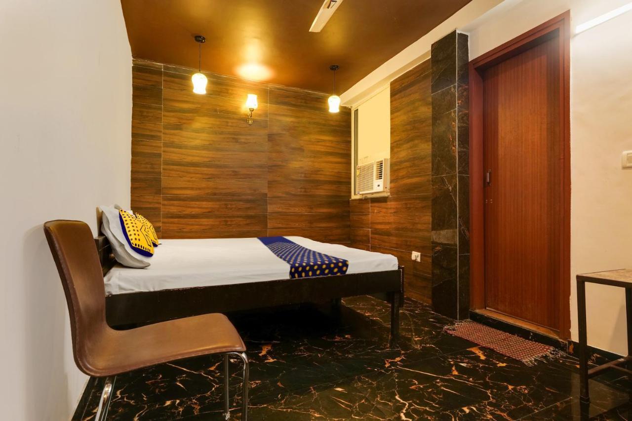 Oyo Flagship 81486 Hotel Mahalaxmi Guesthouse Új-Delhi Kültér fotó