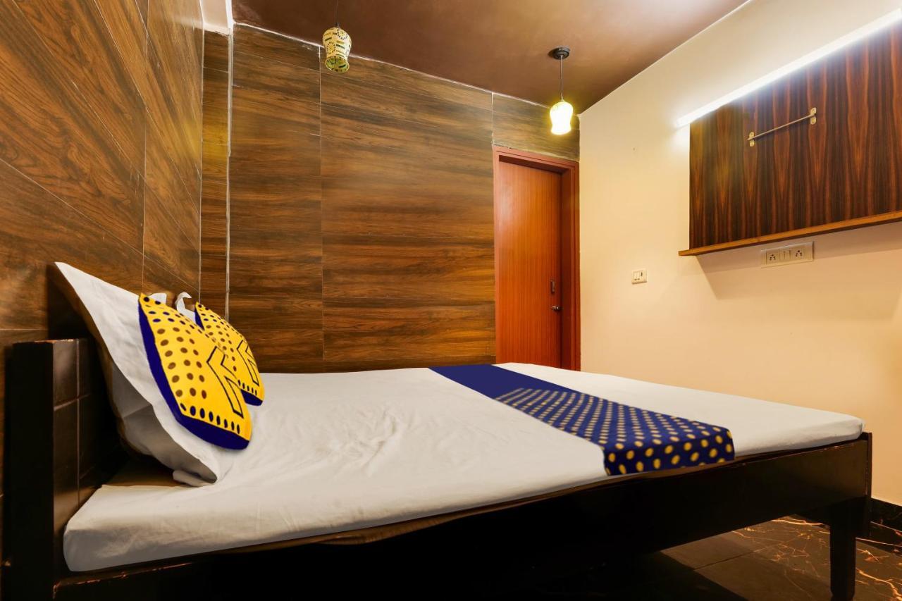 Oyo Flagship 81486 Hotel Mahalaxmi Guesthouse Új-Delhi Kültér fotó
